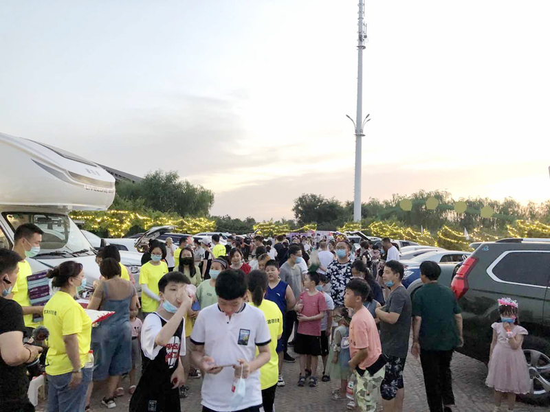 夏令營挑戰(zhàn)地攤經濟，覽眾房車不一樣的活動