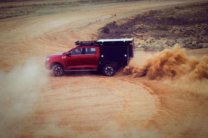 開著二炮去宿營什么感受？