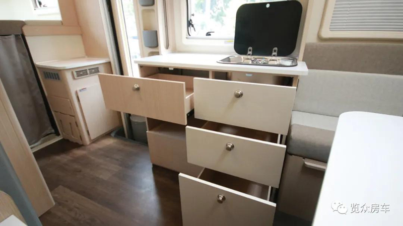 覽眾C7-C房車(chē)