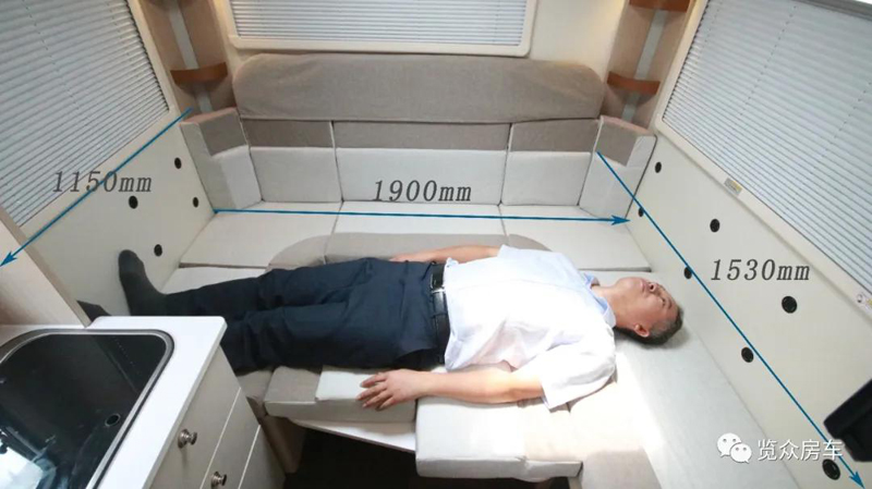 老人孩子房車(chē)旅行，選擇這款房車(chē)合適