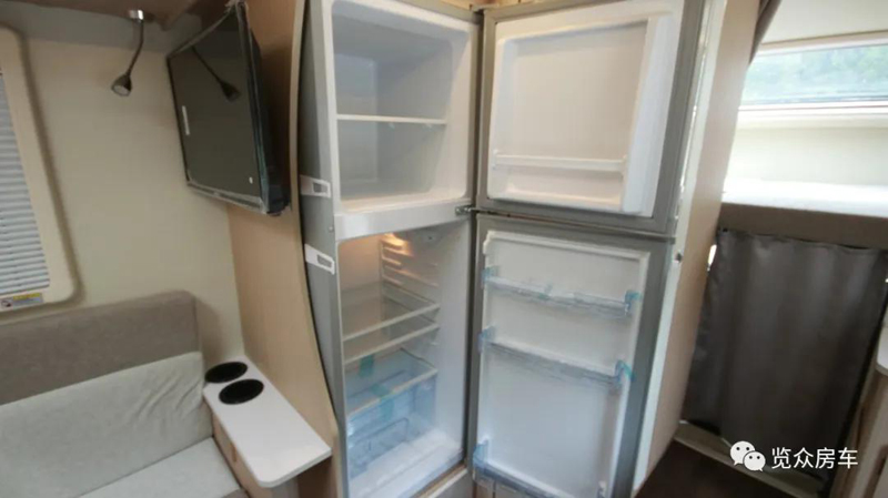 帶老人孩子出行，適合選這款房車