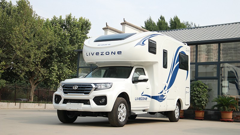 帶老人和孩子出行最合適，還是四驅房車