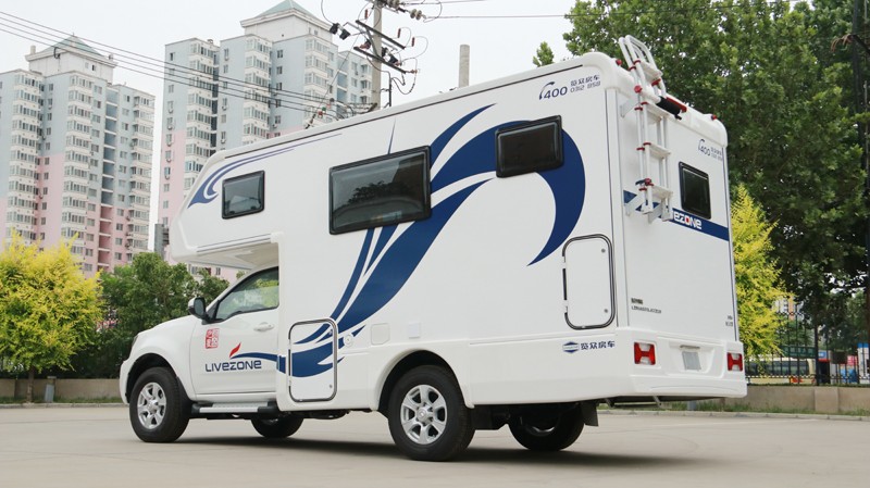 一家四口出行還是四驅(qū)的房車(chē)選擇