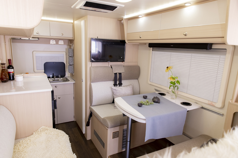 一家四口出行還是四驅(qū)的房車(chē)選擇 一家四口出行還是四驅(qū)的房車(chē)選擇