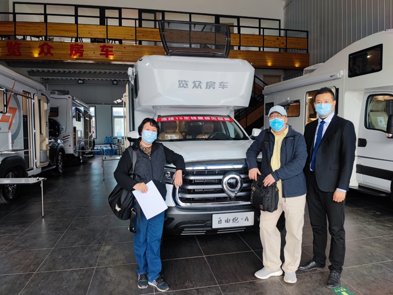 炮營集合，連看自由炮房車