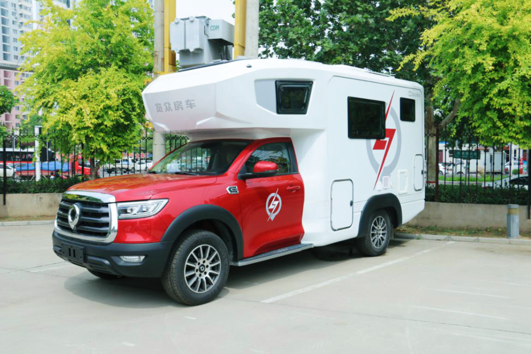 為自由著色！紅、白、藍、棕，你選哪一種？