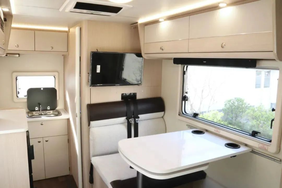 8月12日，相約武漢！顏值、動(dòng)力、空間都滿意的皮卡房車來(lái)了！