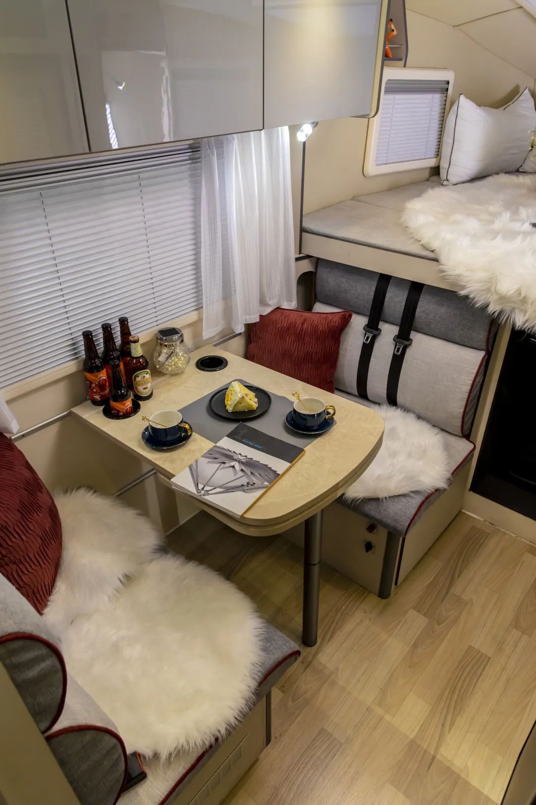 想買輛房車環(huán)游中國(guó),該選B型還是C型? 想買輛房車環(huán)游中國(guó),該選B型還是C型?